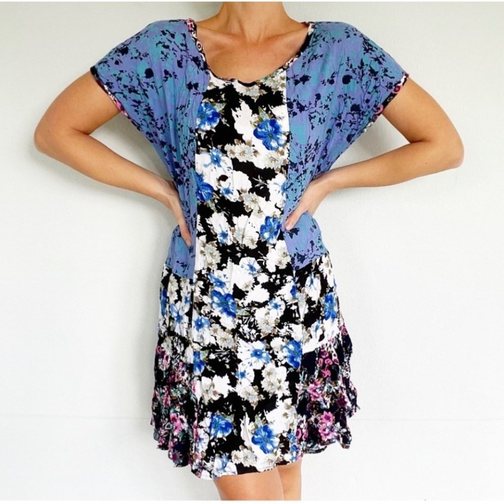 Chelsea & Theodore Blue Black White Floral Mini Dress